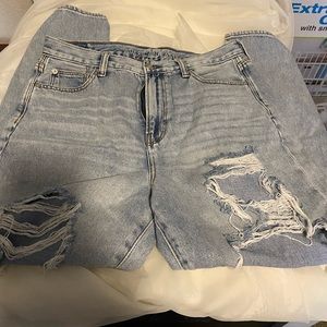 American Eagle Distressed Mom Jean